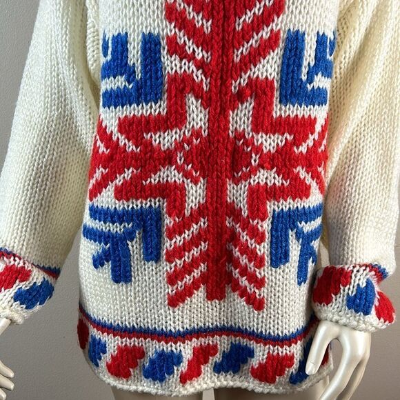 Beautiful hand knitted vintage style sweater size small oversized snow flake - Picture 3 of 9
